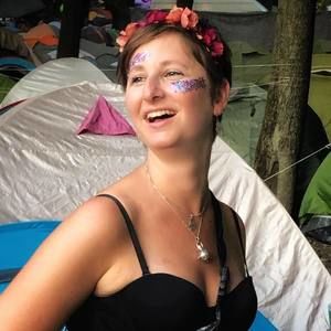 Meet your Posher, Dana